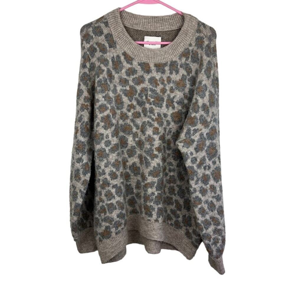 Abercrombie & Fitch fuzzy cheetah print pull over sweater size Medium